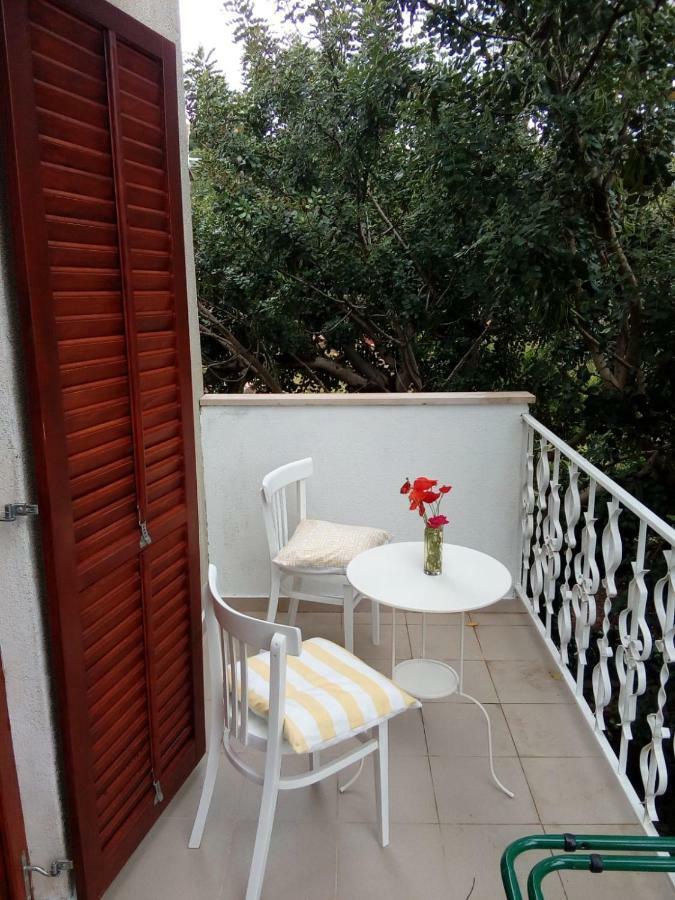 Apartmán Relax Garden Stari Grad  Exteriér fotografie